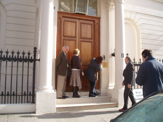 Madeleine Foundation members deliver their letter to the Portuguese Embassy
