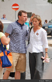 Kate arrives at Portimao for questioning