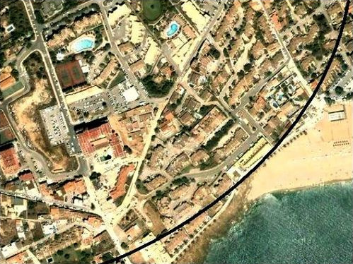 Map of Praia da Luz with 400 yard radius marked