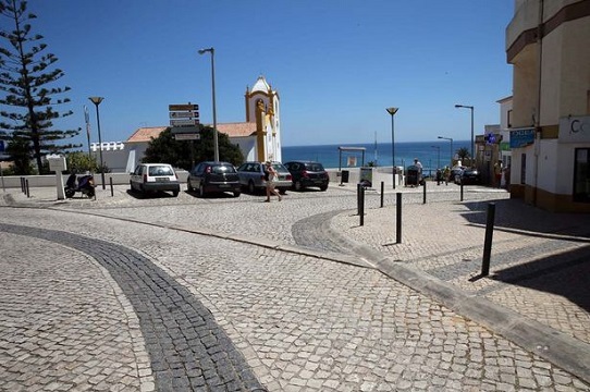 Search: Street in Praia da Luz 