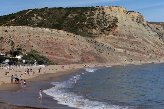 New search: Detectives will scour the beach in Praia da Luz