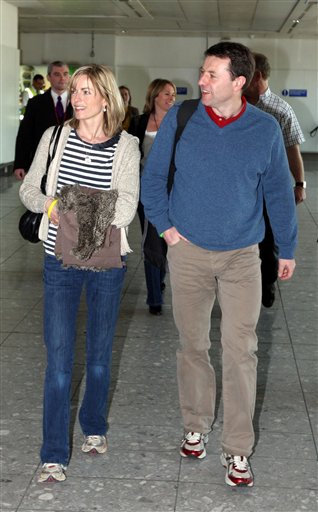 McCanns fly out of Heathrow for the Oprah Show, 22 April 2009