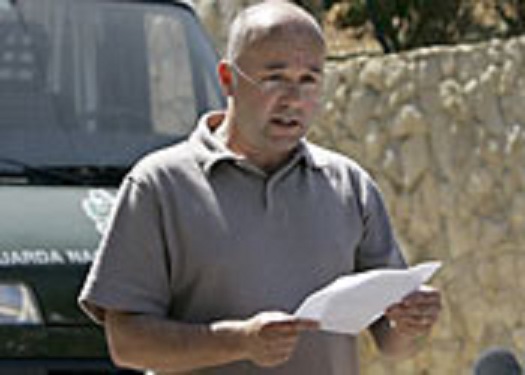 Michael Wright reads a prepared statement from the McCanns, 17 May 2007