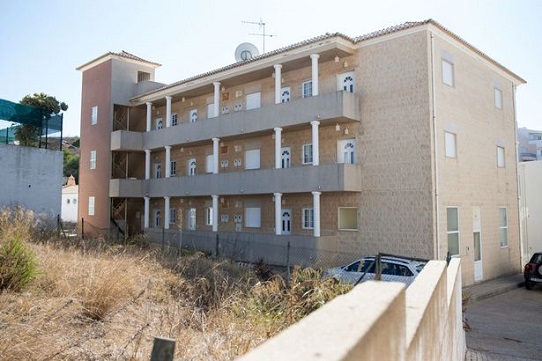 Holiday home: Solimar Apartments on Rua Da Nora in Burgau, Portugal, where Wojciech Krokowski stayed with his wife